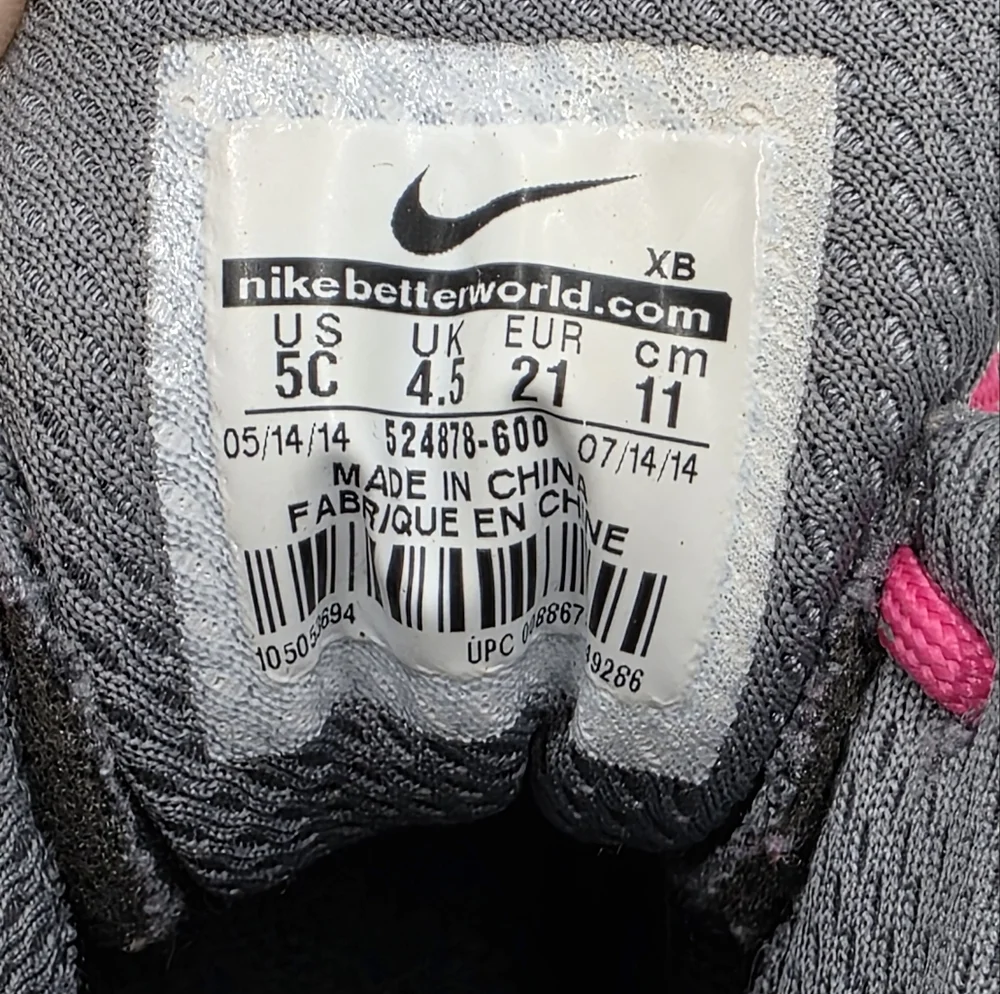 Nike ACG girls' Woodside boots size 5